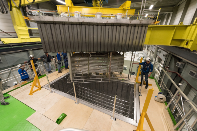 A dual tech gem for future neutrino detectors