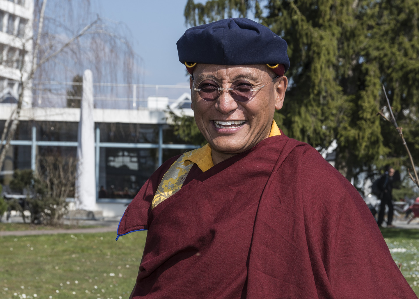 Connecting Worlds: Buddhist Master visits CERN