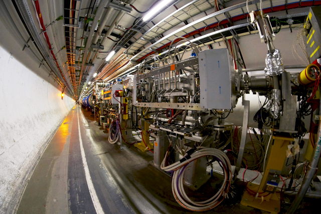 LHC Report: (em)powering the LHC