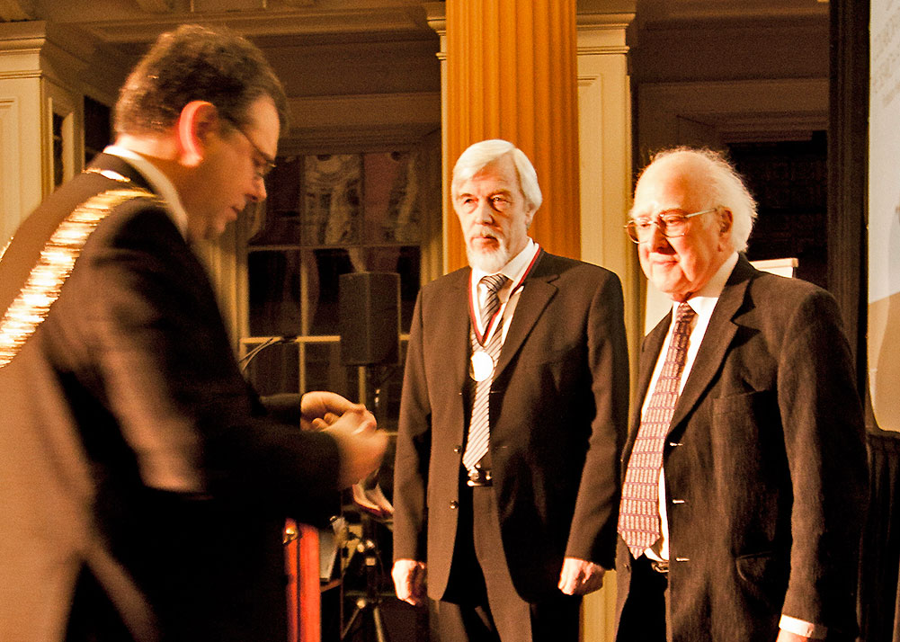 Edinburgh Medal honours Higgs and CERN 