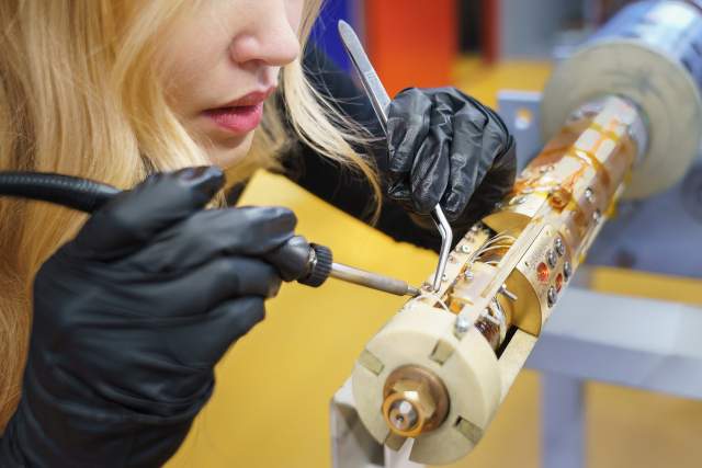 “Hands that Build the Future” by Cedric Favero, second place. Picture taken at CERN’s so-called superconducting laboratory (Building 163). The photographer wanted to honour the oftentimes invisible labour behind the scientific achievements at CERN.
