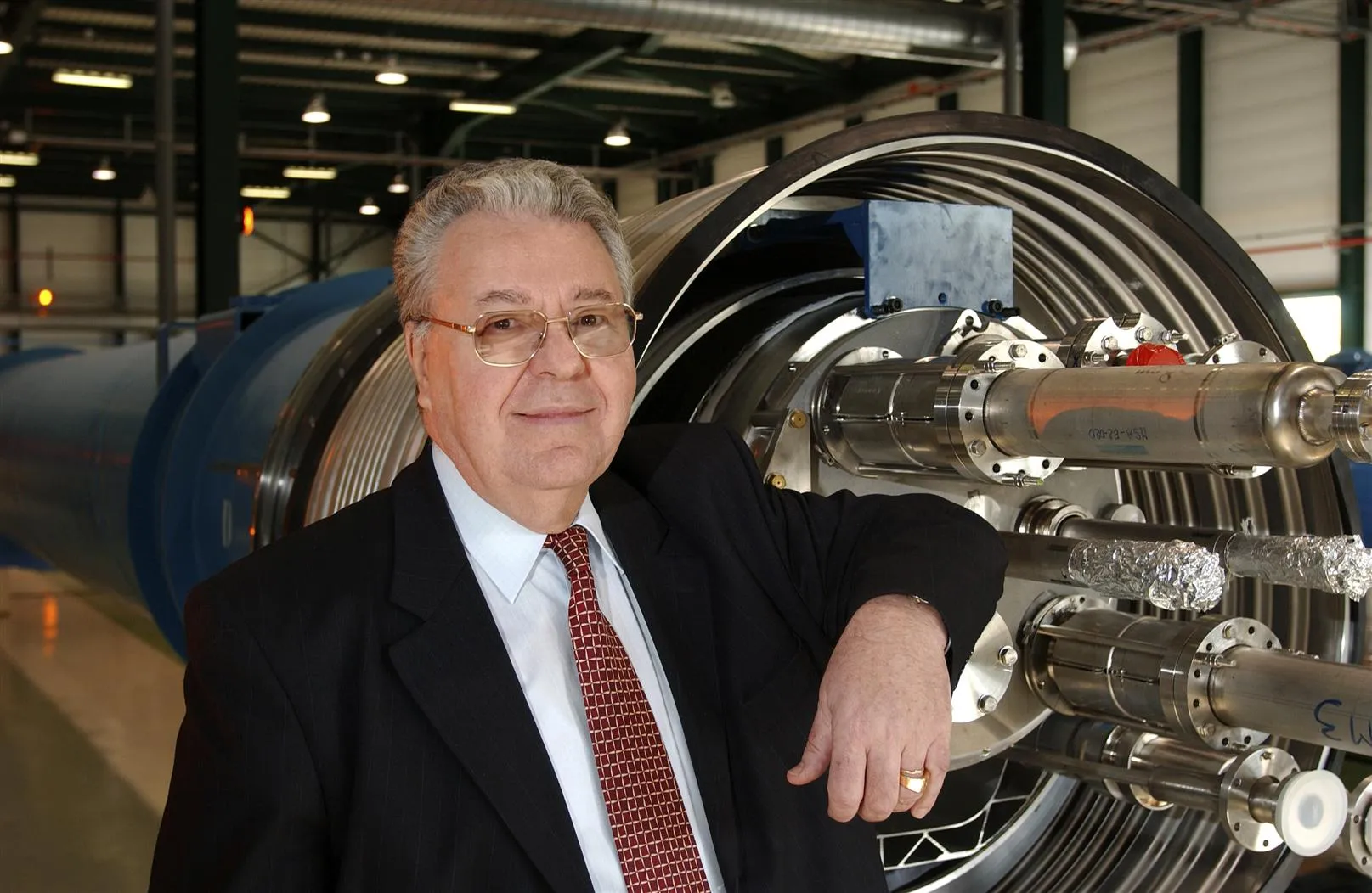 Robert Aymar (1936 – 2024)