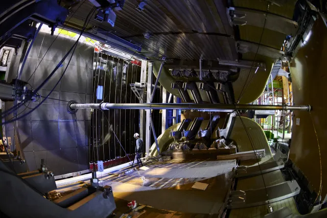 LHCb apporte un nouvel éclairage sur l’énigme matière-antimatière