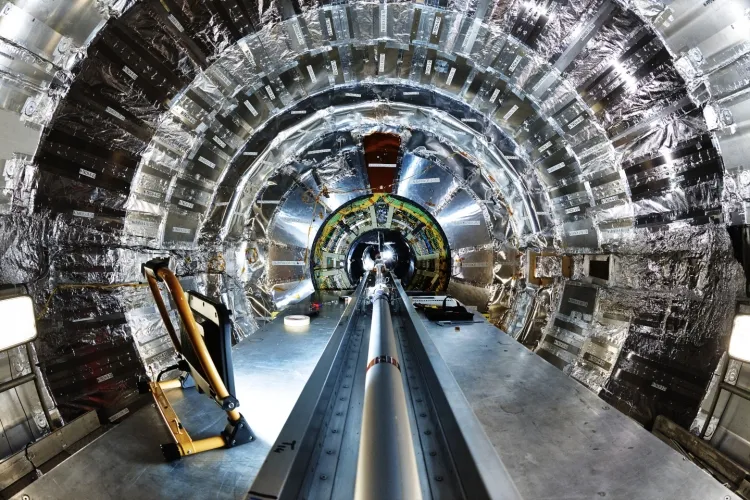 LIVE: From the CMS experiment