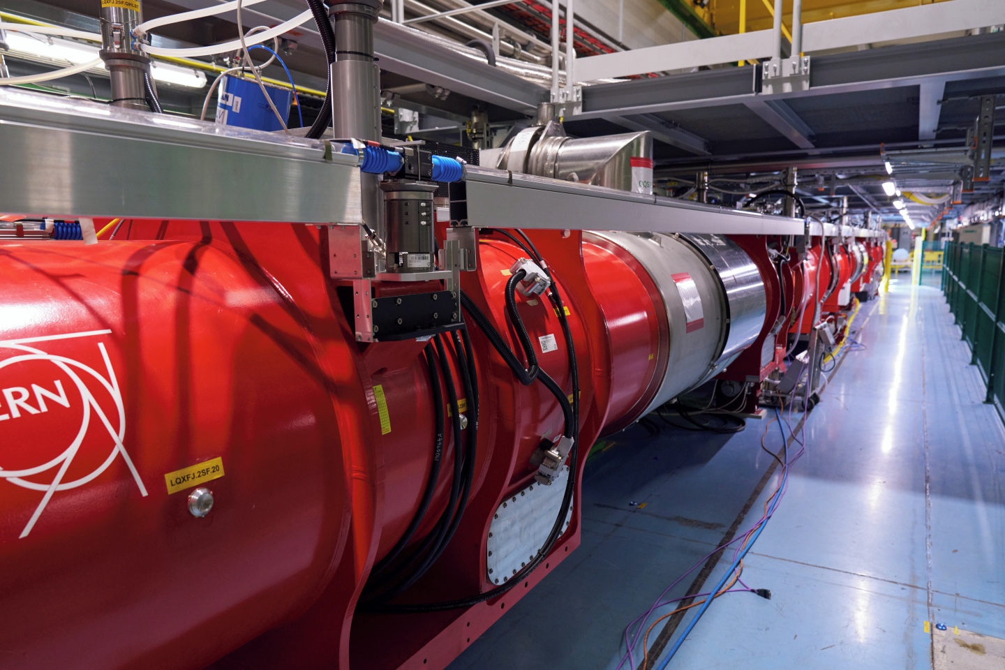 HiLumi LHC : mise sous tension du banc d’essai grandeur nature du CERN
