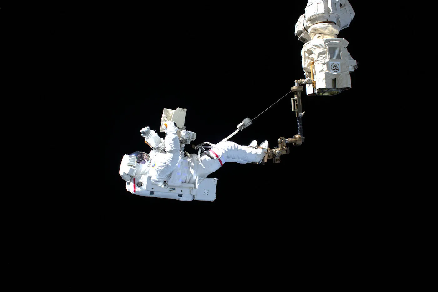 Watch live the new spacewalk for AMS
