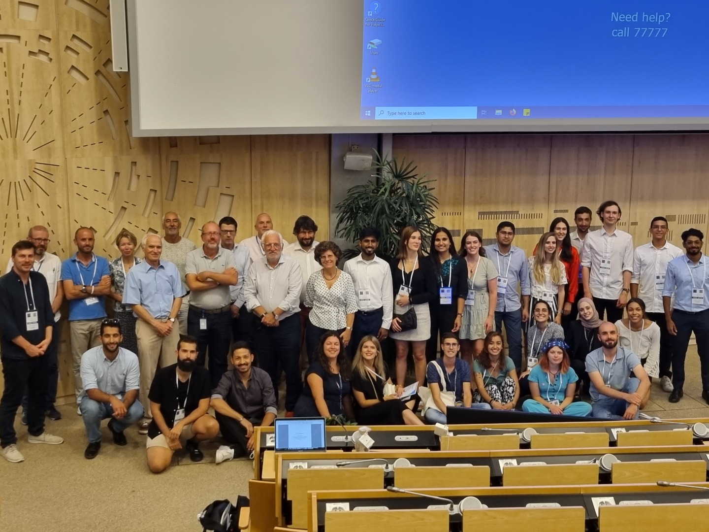 Bringing students and experts together around environmental applications of accelerators