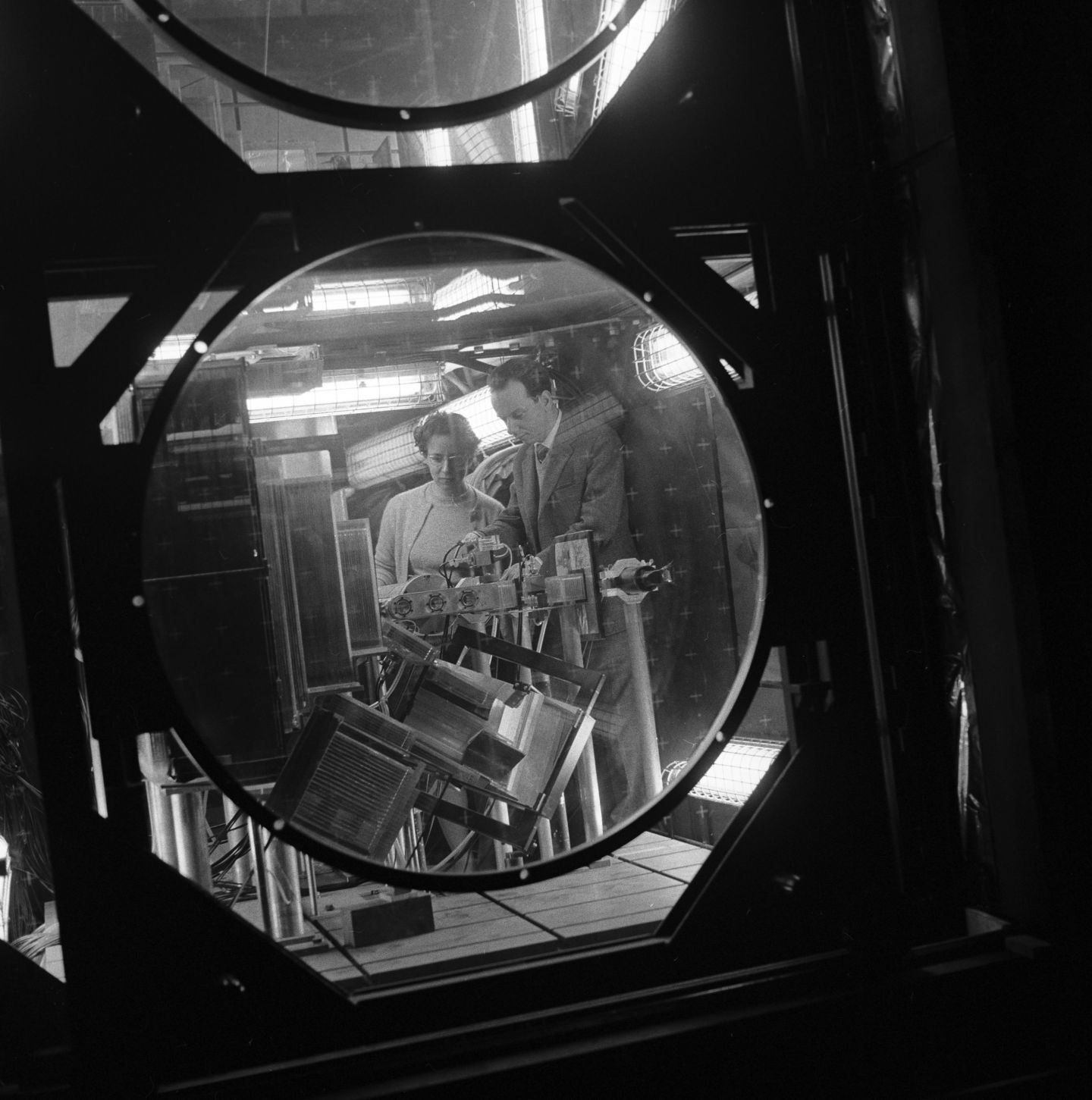 home.cern,Personalities and History of CERN