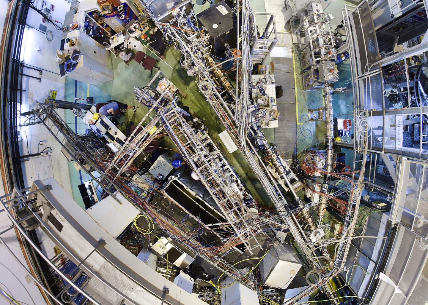 ISOLDE data get deluxe theoretical treatment
