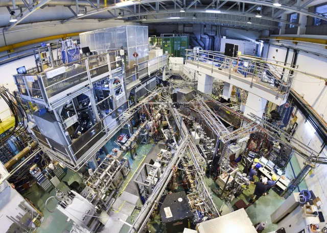 ISOLDE sees shape shifting in gold nuclei