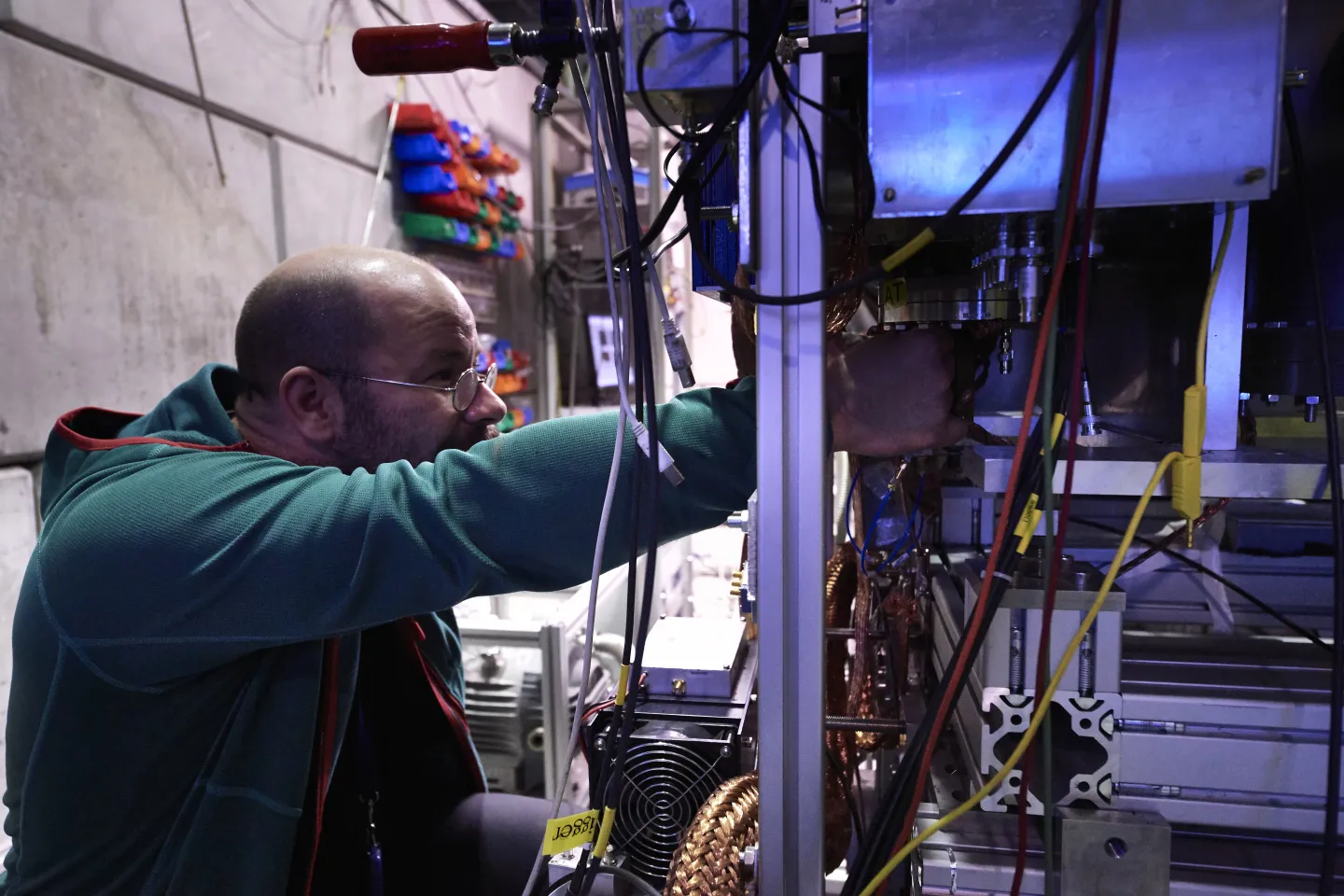Mesure précise du moment magnétique de l’antiproton par BASE